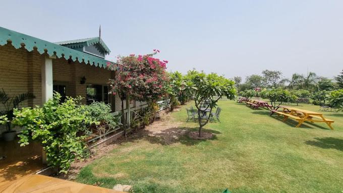 Hotel Sarai Bharatgarh Nohan Екстериор снимка